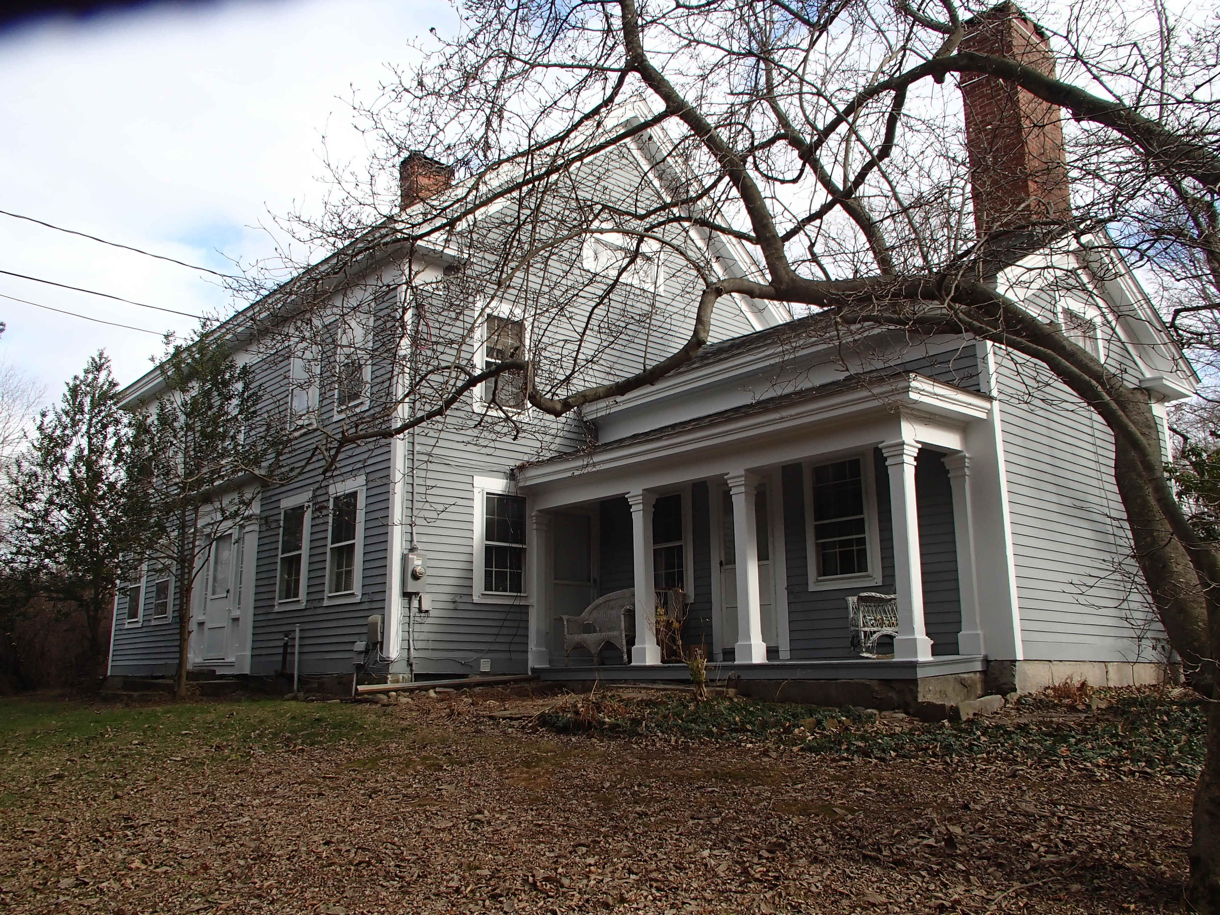 Building photograph for 157 CLAPBOARD RD